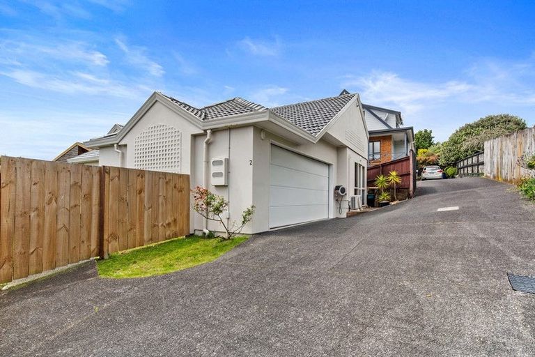 Photo of property in 2/893 Beach Road, Waiake, Auckland, 0630
