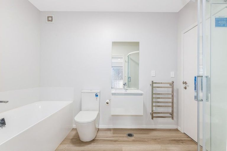 Photo of property in 5 Kohu Way, Whitby, Porirua, 5024