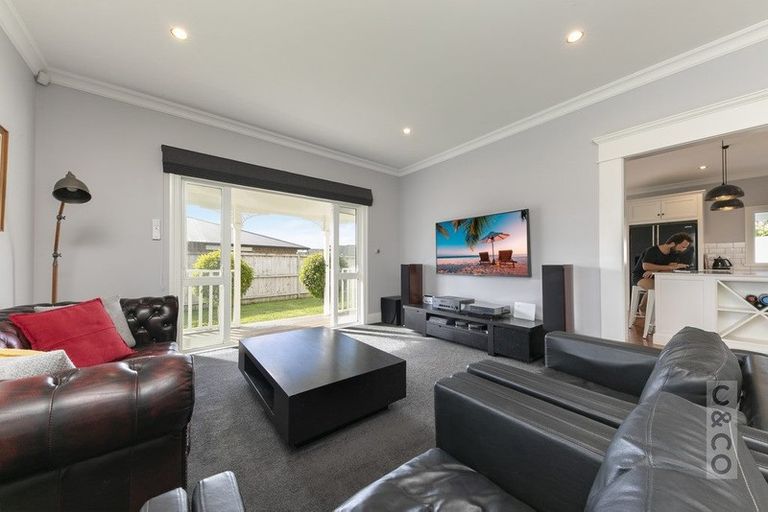Photo of property in 33 Ara Kakara Avenue, Huapai, Kumeu, 0810