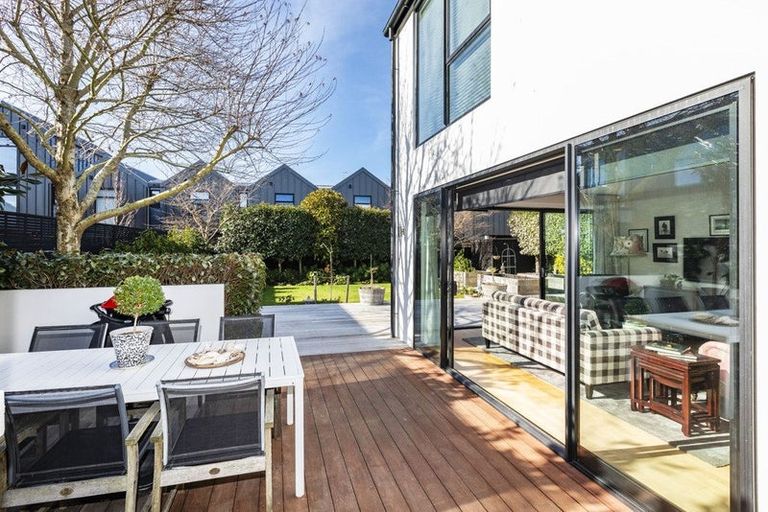 Photo of property in 28 Devonport Lane, St Albans, Christchurch, 8014