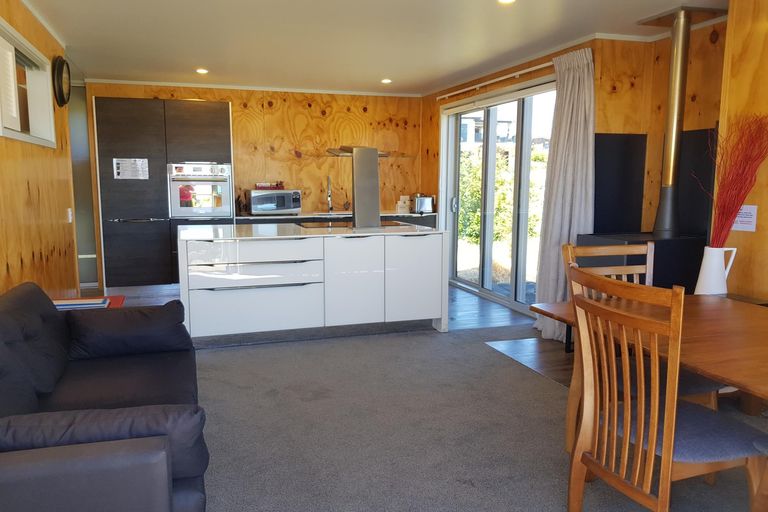 Photo of property in 5 Rankin Rise, Lake Tekapo, 7999
