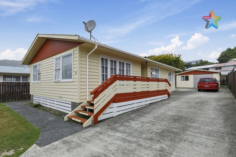 Photo of property in 33 Stockdale Street, Wainuiomata, Lower Hutt, 5014