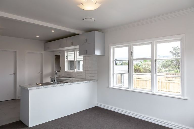 Photo of property in 4 Kapiti Crescent, Titahi Bay, Porirua, 5022