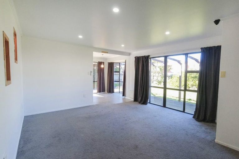 Photo of property in 7 Brough Place, St Andrews, Hamilton, 3200