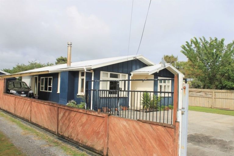 Photo of property in 14 Coates Street, Westport, 7825