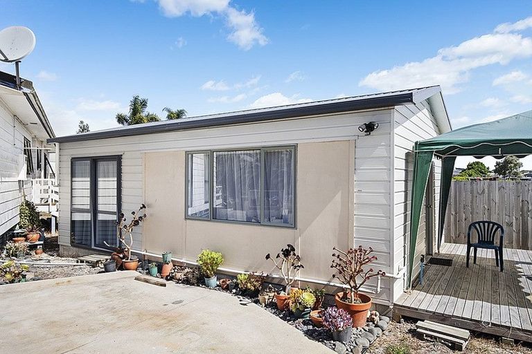 Photo of property in 27 Kowhai Avenue, Kaiaua, Miranda, 2473