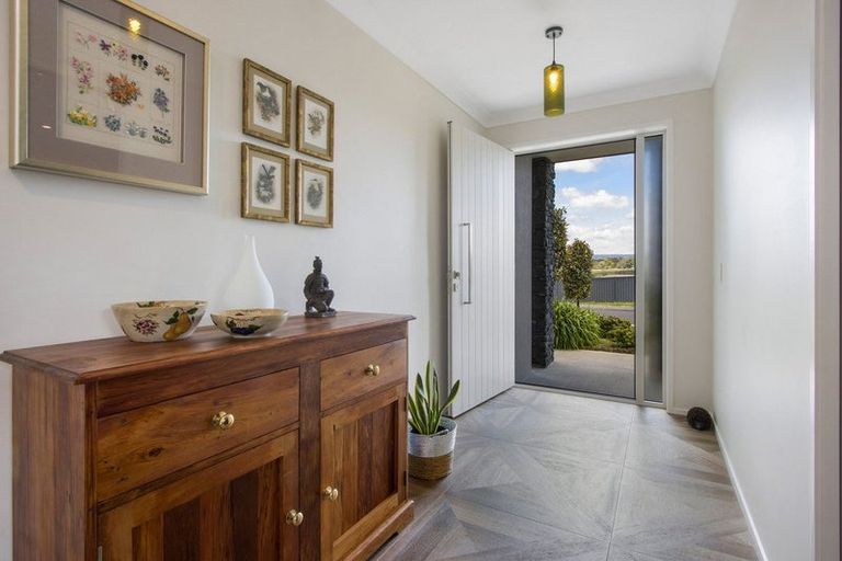 Photo of property in 9 Wairere Rise, Omokoroa, 3114