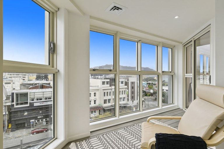 Photo of property in 7a/5 Kent Terrace, Mount Victoria, Wellington, 6011