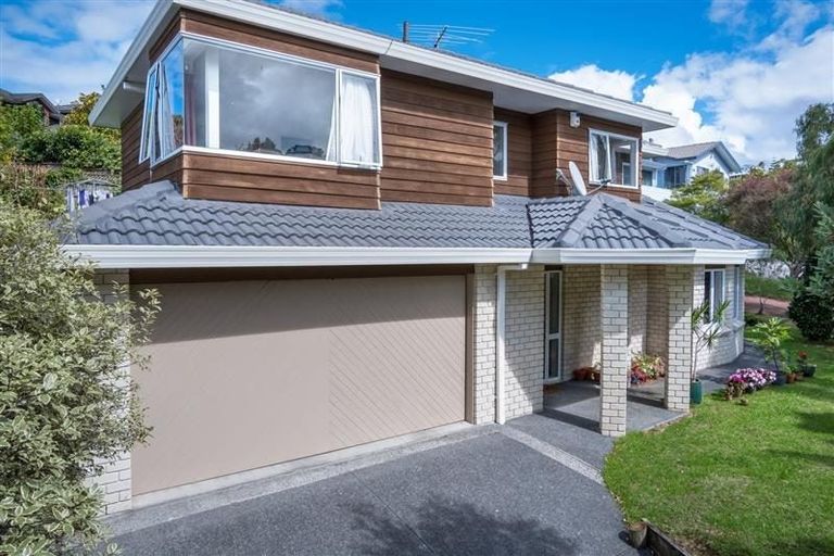 Photo of property in 32 Crestview Place, Browns Bay, Auckland, 0630