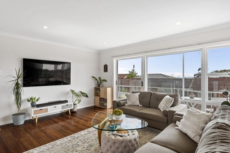 Photo of property in 3/7 Onepoto Road, Hauraki, Auckland, 0622