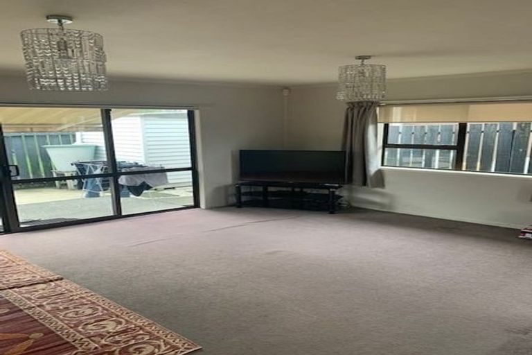 Photo of property in 1/3 West Street, Papakura, 2110
