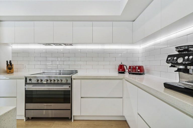 Photo of property in 3 Philip Place, Hillcrest, Auckland, 0627