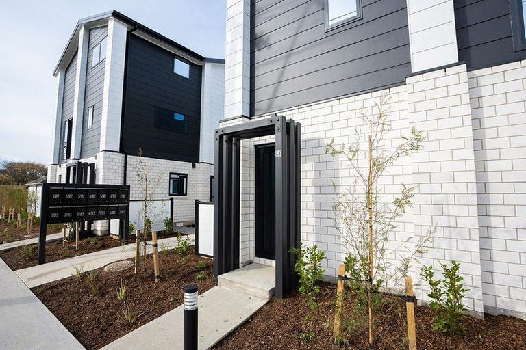 Photo of property in 2/182 Cambridge Terrace, Fairfield, Lower Hutt, 5011