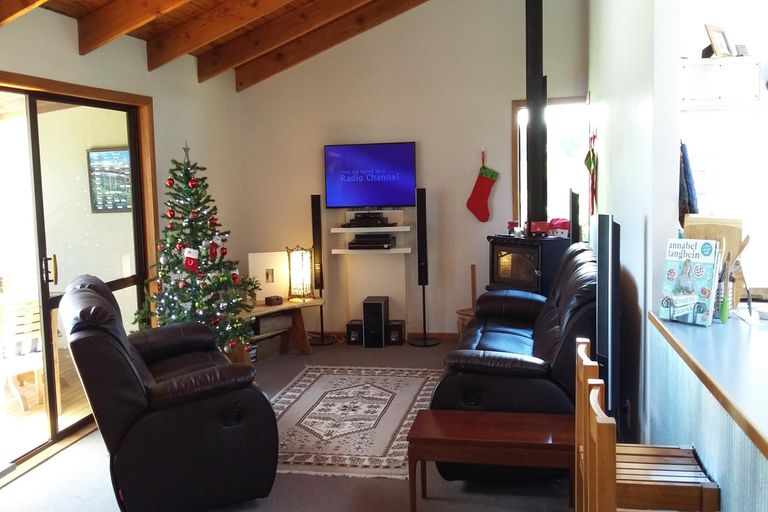 Photo of property in 57 Moana Road, Okitu, Gisborne, 4010