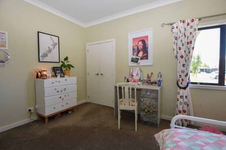 Photo of property in 18 Carrington Drive, Carterton, 5713