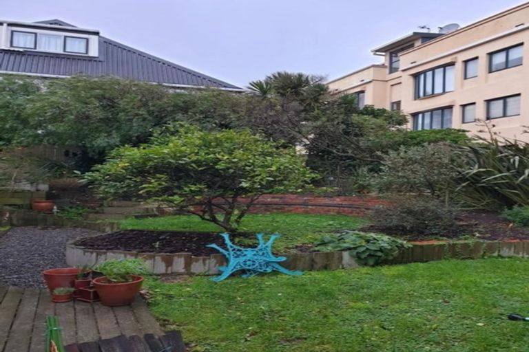 Photo of property in 25 Royal Street, Berhampore, Wellington, 6023