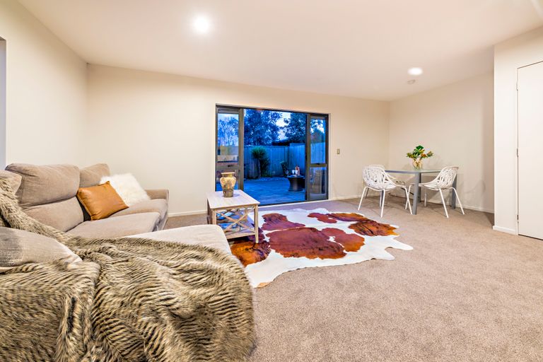 Photo of property in 5o Dryden Place, Mount Wellington, Auckland, 1051