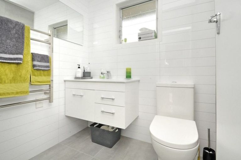 Photo of property in 2/21 Quebec Road, Milford, Auckland, 0620