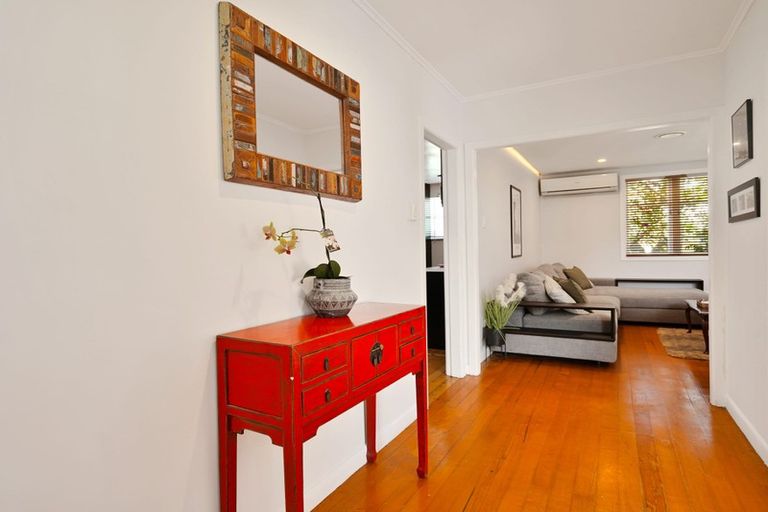 Photo of property in 88 Taikata Road, Te Atatu Peninsula, Auckland, 0610