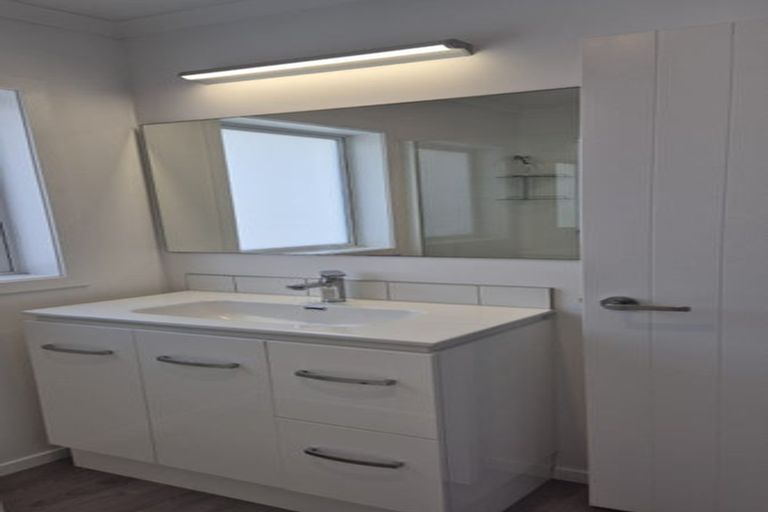 Photo of property in 81a Waiwhetu Road, Waterloo, Lower Hutt, 5011