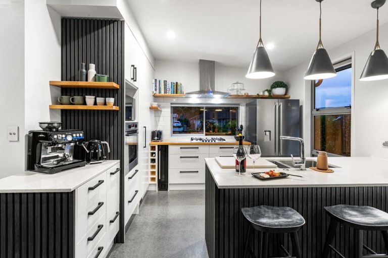 Photo of property in 261 Lakes Boulevard, Pyes Pa, Tauranga, 3112