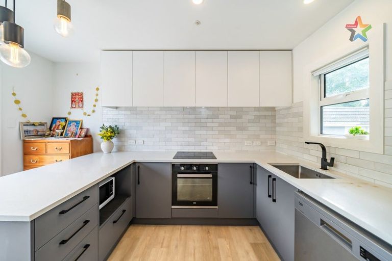 Photo of property in 14 Young Grove, Stokes Valley, Lower Hutt, 5019