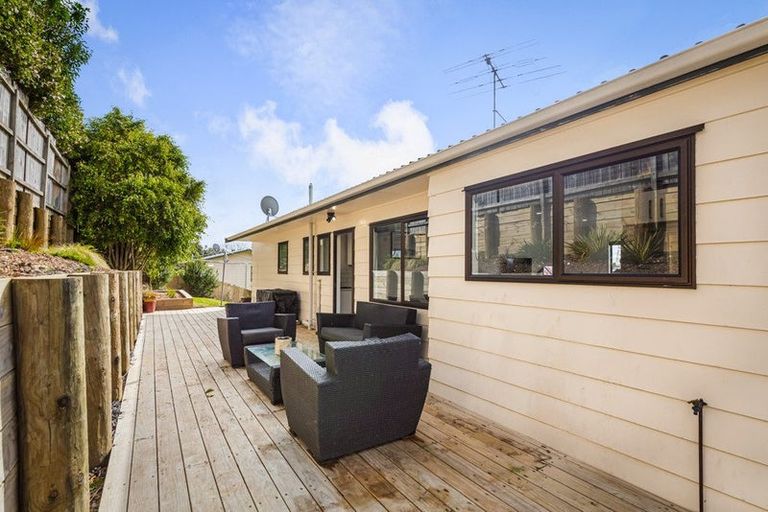 Photo of property in 8 Garton Drive, Massey, Auckland, 0614