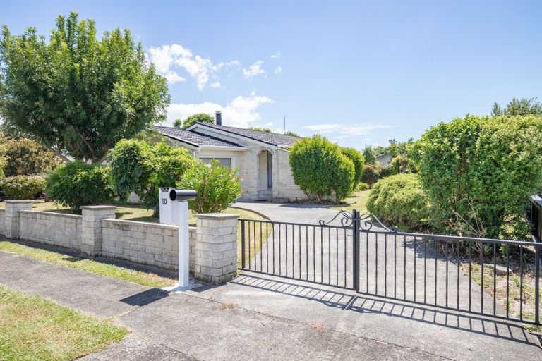 Photo of property in 10 Pinnock Place, Ngatea, 3503