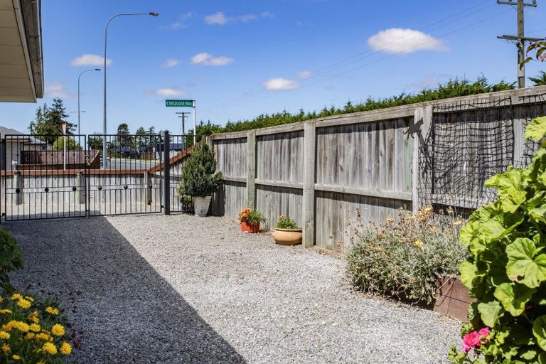 Photo of property in 1 Sequoia Way, Rangiora, 7400