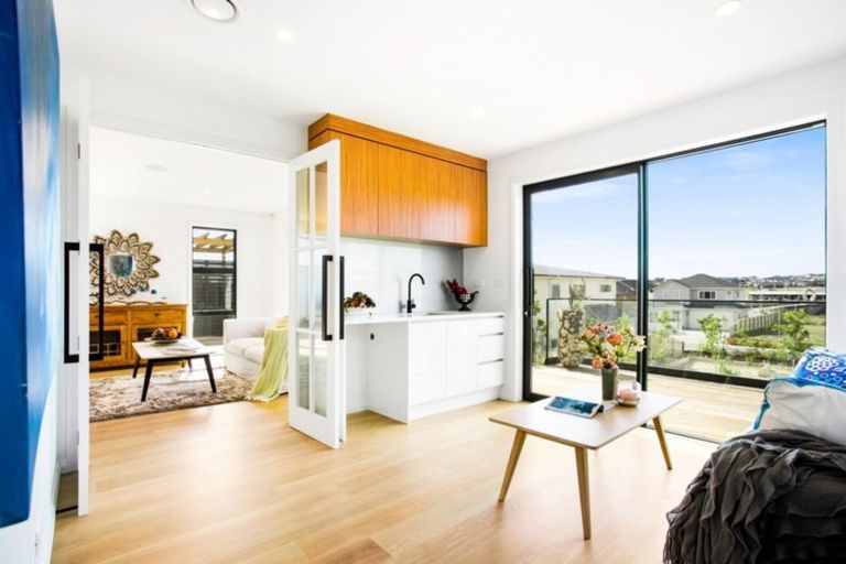 Photo of property in 19 Tawatawa Street, Long Bay, Auckland, 0630