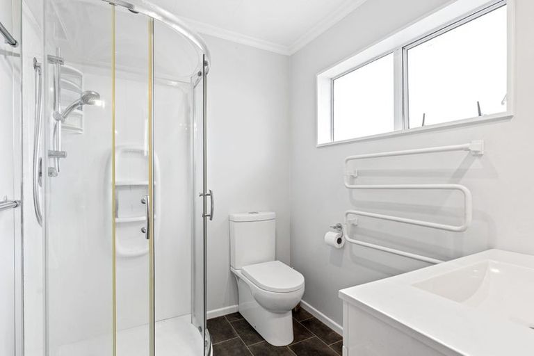 Photo of property in 62 Kawiu Road, Levin, 5510