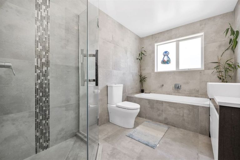 Photo of property in 7 Drumconnell Drive, Flat Bush, Auckland, 2019