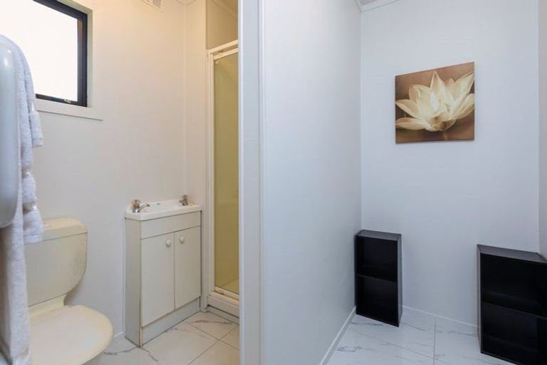 Photo of property in 145 Piha Road, Piha, New Lynn, 0772