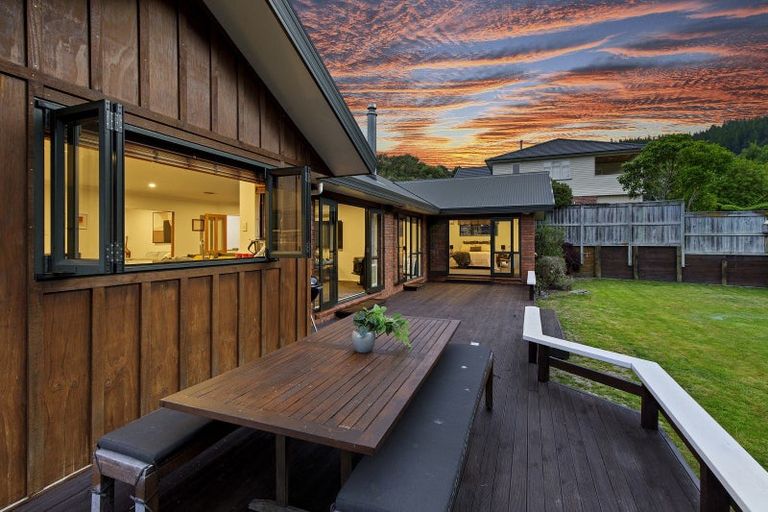 Photo of property in 6 Sylvan Way, Silverstream, Upper Hutt, 5019