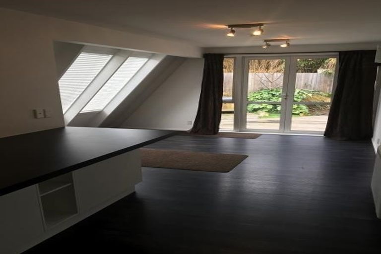 Photo of property in 52 Palatine Terrace, Saint Martins, Christchurch, 8022