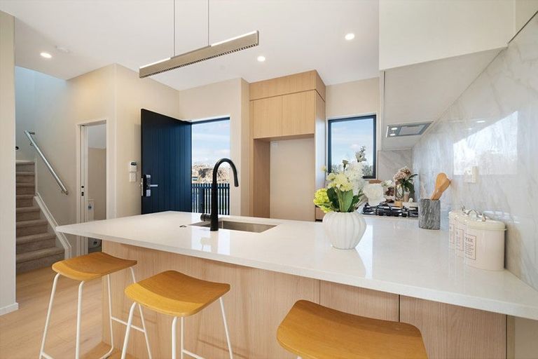 Photo of property in 9 Octans Road, Westgate, 0814