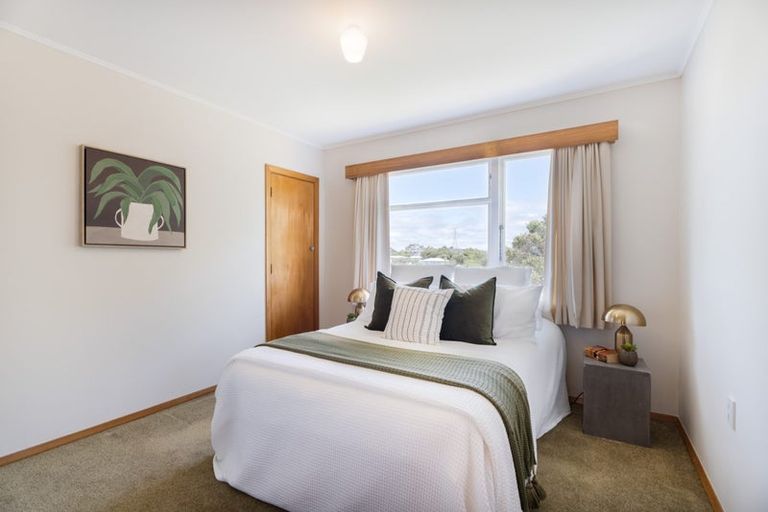 Photo of property in 25 Baylands Drive, Newlands, Wellington, 6037