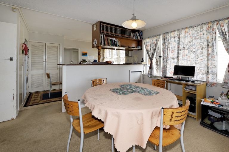 Photo of property in 61 West Coast Road, Glen Eden, Auckland, 0602