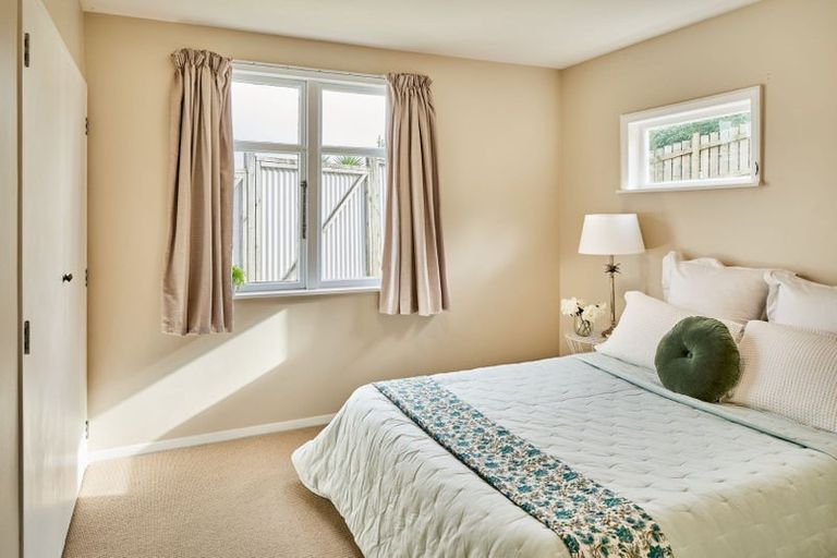 Photo of property in 25 Kiriwai Road, Paremata, Porirua, 5024