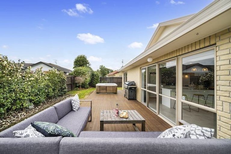 Photo of property in 8 Sheriff Place, Randwick Park, Auckland, 2105