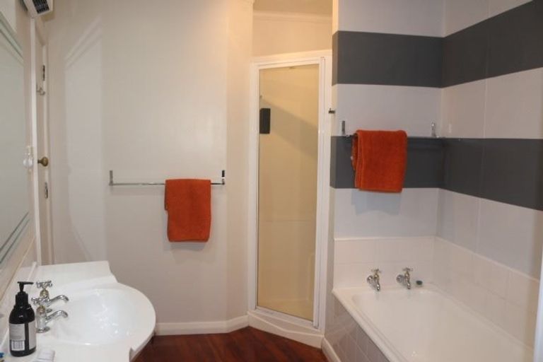 Photo of property in 30 Churchill Avenue, Hokowhitu, Palmerston North, 4410