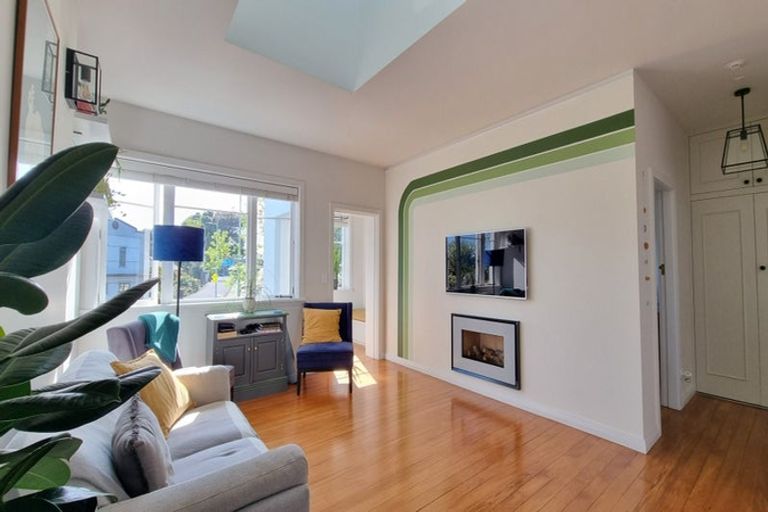 Photo of property in 3/64 Victoria Road, Devonport, Auckland, 0624