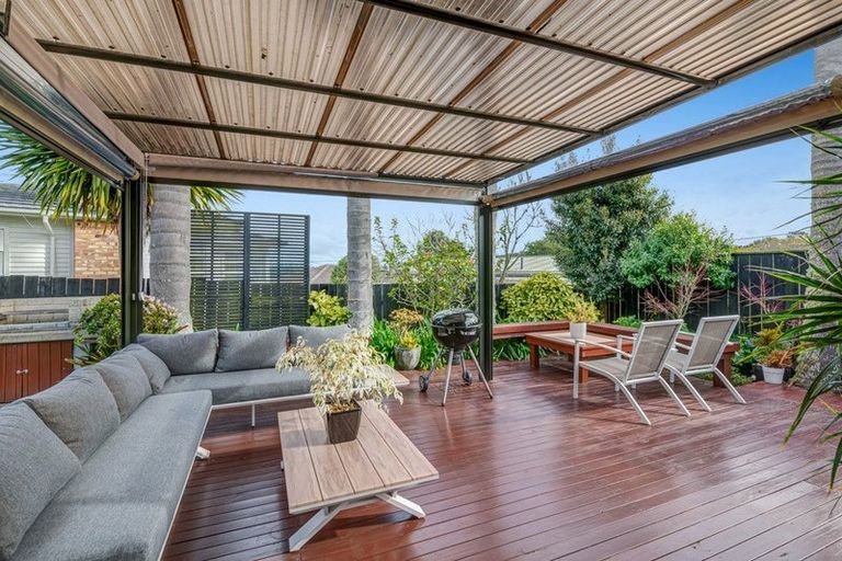 Photo of property in 2/26 James Street, Bayview, Auckland, 0629