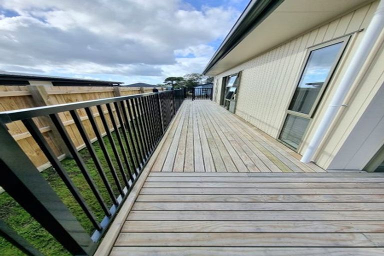 Photo of property in 19 Joseph Kokich Avenue, Swanson, Auckland, 0614