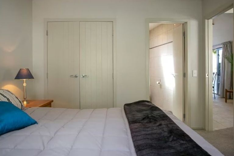 Photo of property in 2/870 Acacia Bay Road, Acacia Bay, Taupo, 3330