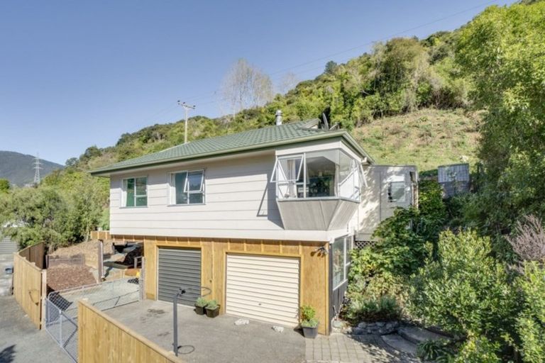 Photo of property in 12 Roseberry Way, The Brook, Nelson, 7010