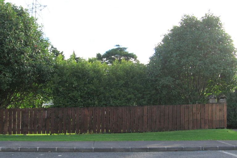 Photo of property in 1/42 Titoki Street, Te Atatu Peninsula, Auckland, 0610