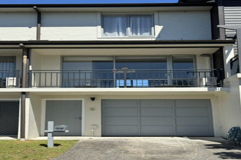 Photo of property in 11 Waihi Way, East Tamaki, Auckland, 2013