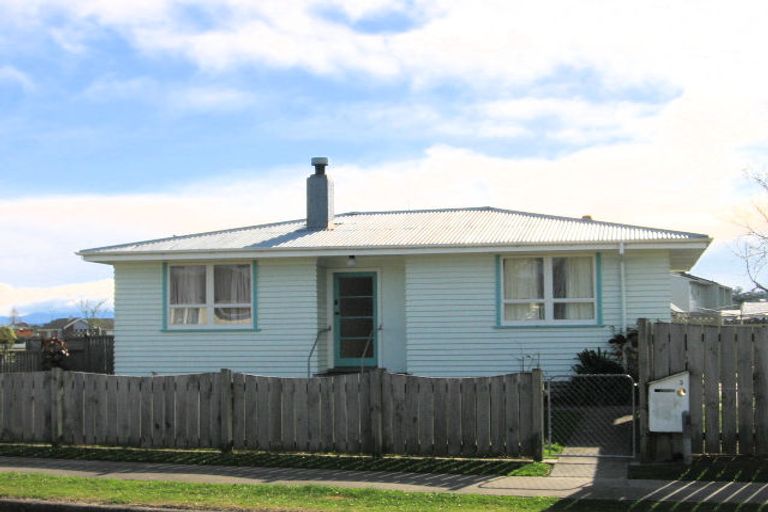 Photo of property in 3 Constable Crescent, Onekawa, Napier, 4110