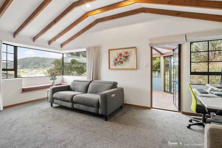 Photo of property in 17 David Crescent, Karori, Wellington, 6012